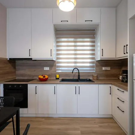 Amfithea Guest House *