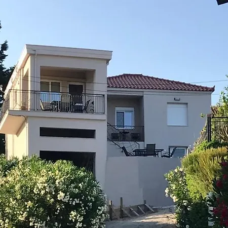 Amfithea Guest House Casa vacanze